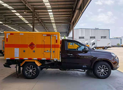 铜山爆破器材运输车